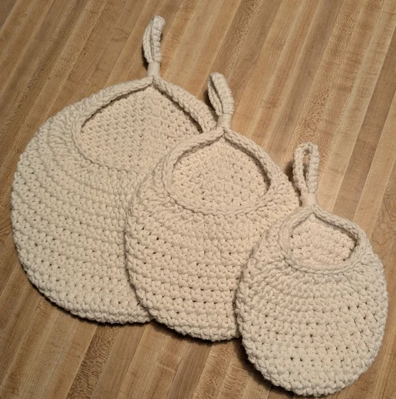 Crochet Hanging Basket Set of 3 - Picture 1 of 15